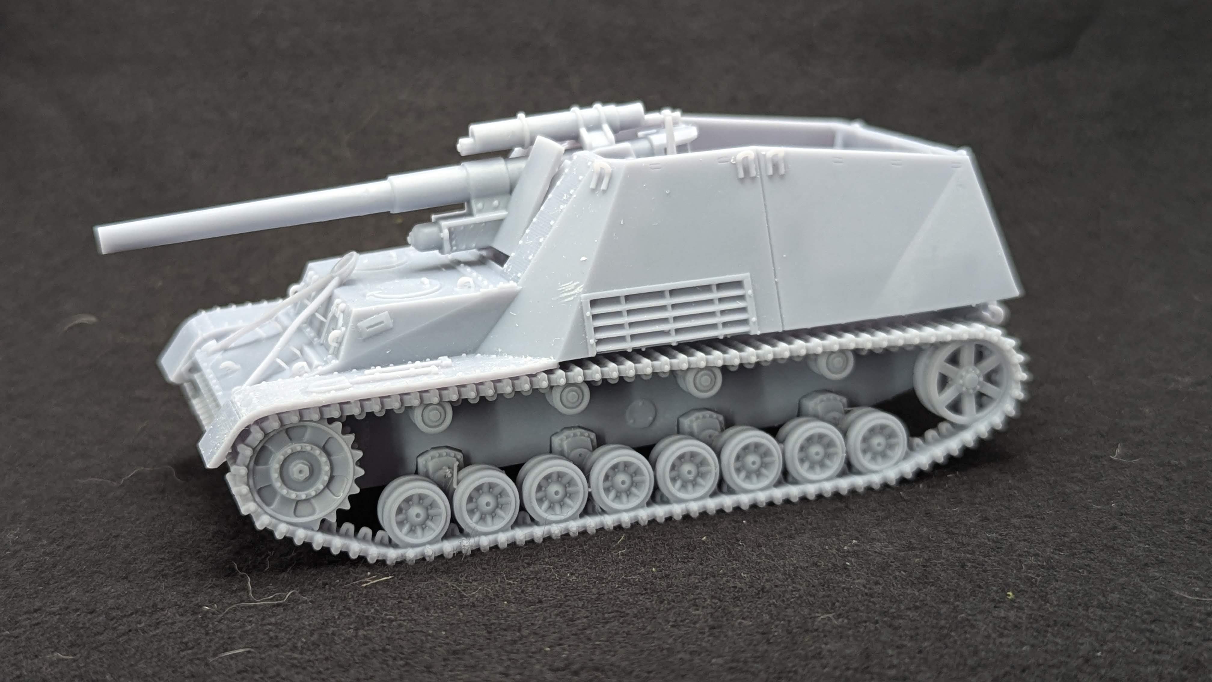 SPG Hummel (Sd.Kfz.165) + 3 Tankmen (Germany, WW2)